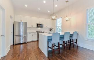745 Fountainhead Lane Northeast