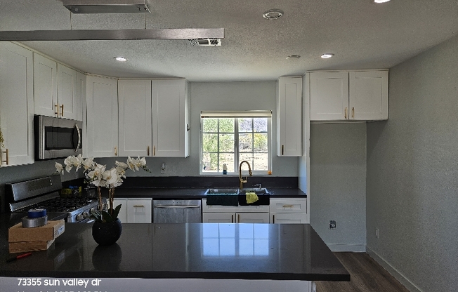 73355 SUN VLY DR