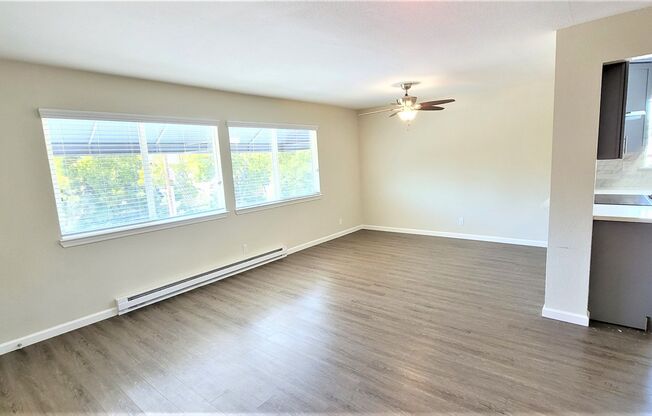 2 beds, 1 bath, $3,095, Unit 301