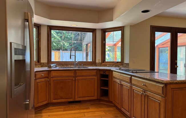 4 beds, 2.5 baths, $4,500