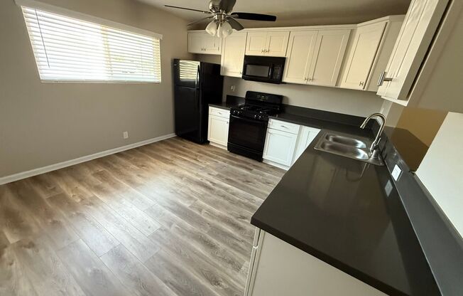 2 beds, 2 baths, 920 sqft, $2,425, Unit 52