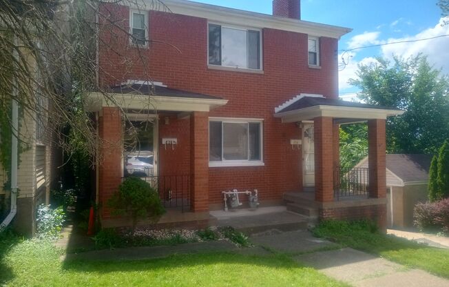 2 beds, 1 bath, $1,200