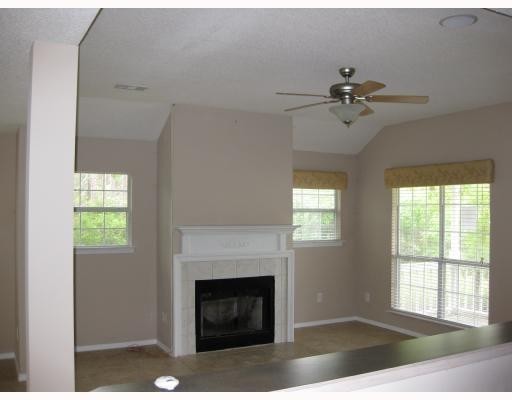 3 beds, 2 baths, $1,750