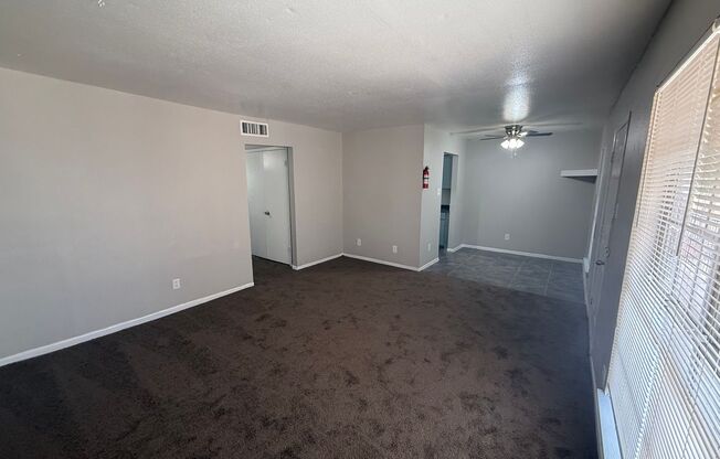 2 beds, 1 bath, $899, Unit 11