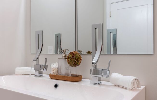 2 beds, 2 baths, 1,800 sqft, $1,795, Unit Unit 2