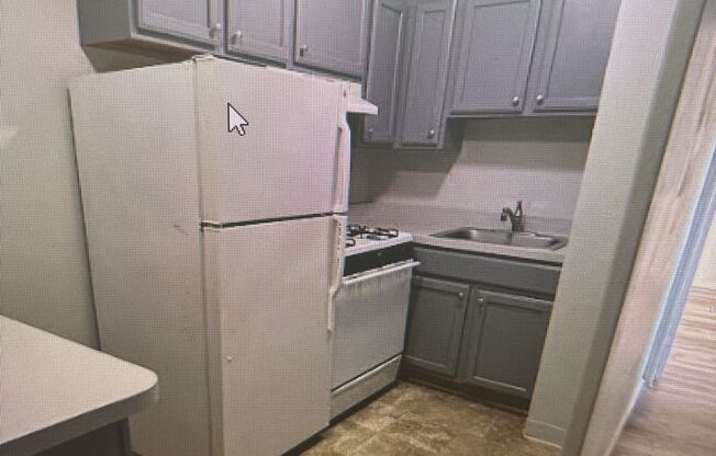 1 bed, 1 bath, 430 sqft, $1,400, Unit 430