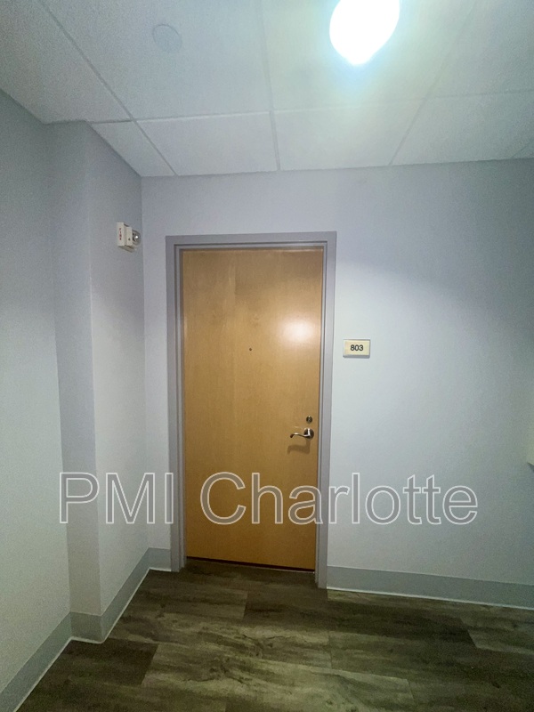 315 Arlington Ave 807