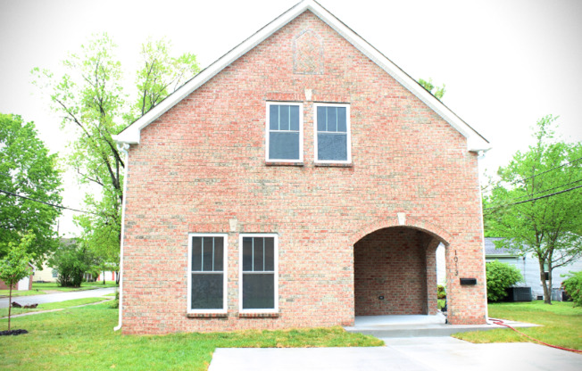 3349 LAKESIDE PL