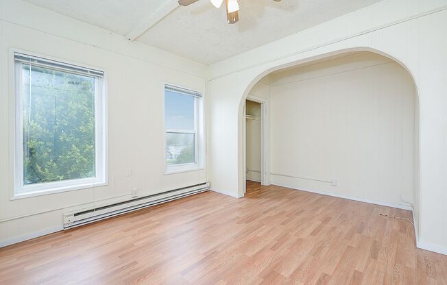 Studio, 1 bath, 359 sqft, $1,325, Unit 403