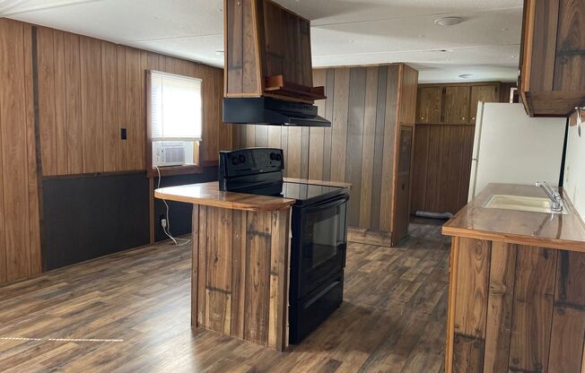 2 BED 1 BATH MOBILE HOME IN CANDOR $800 RENT $800 DEPOSIT