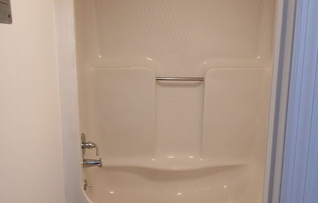 Studio, 1 bath, 300 sqft, $625, Unit C10