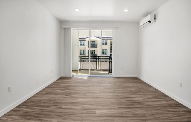 2 beds, 2 baths, 930 sqft, $1,860, Unit 305