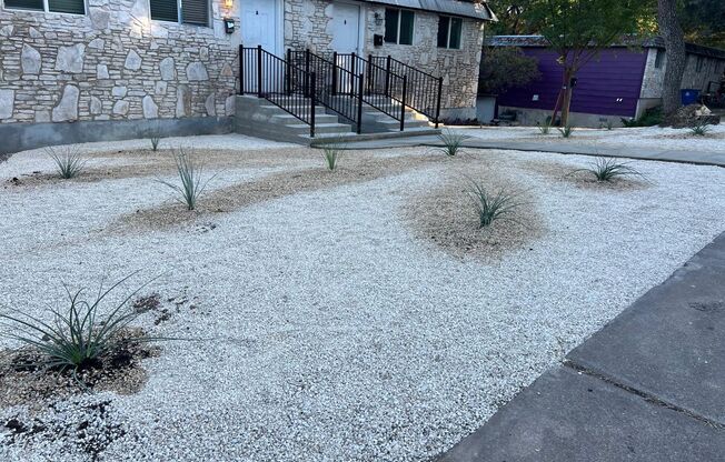 Spacious 3-Bedroom Duplex Gem in Trendy South Austin