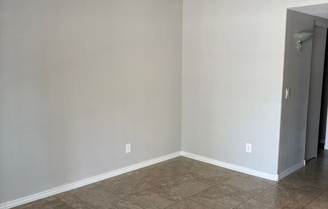 3 beds, 2.5 baths, $2,050, Unit # 1159