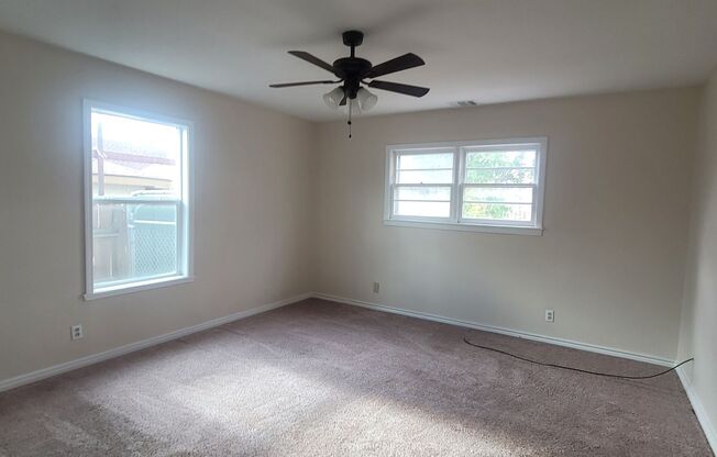 2 beds, 1 bath, $1,050