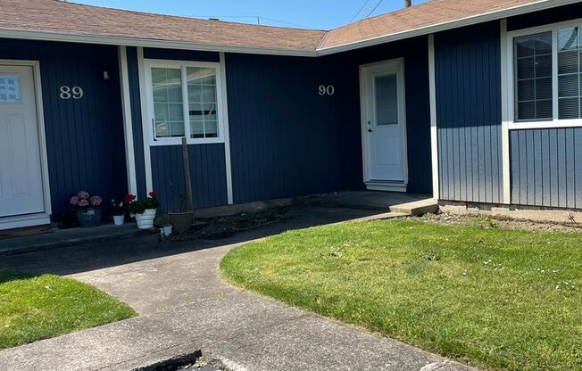 2 beds, 1 bath, 945 sqft, $1,500, Unit 090
