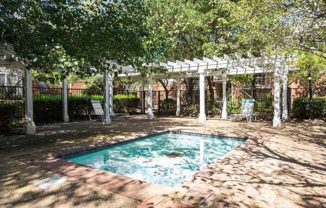Poolside shaded pavilion with spa at Lenox Gates in Mobile, AL
