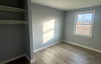 3 beds, 1 bath, $1,550, Unit 54