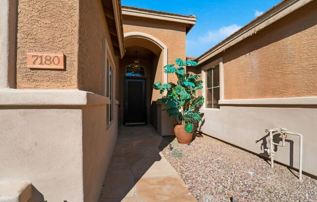 Beautiful Single-Level Home with Private Pool – Prime Arrowhead Location!