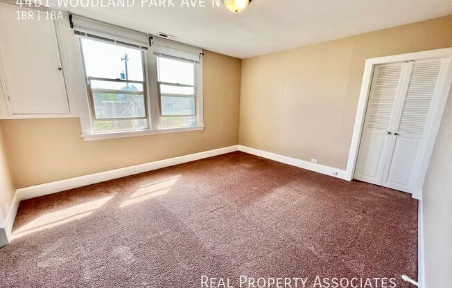 4461 WOODLAND PARK AVE N