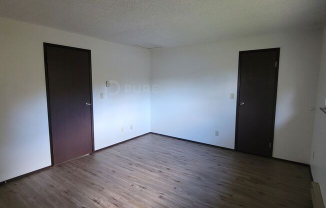 2 beds, 1 bath, 895 sqft, $1,675, Unit Unit D