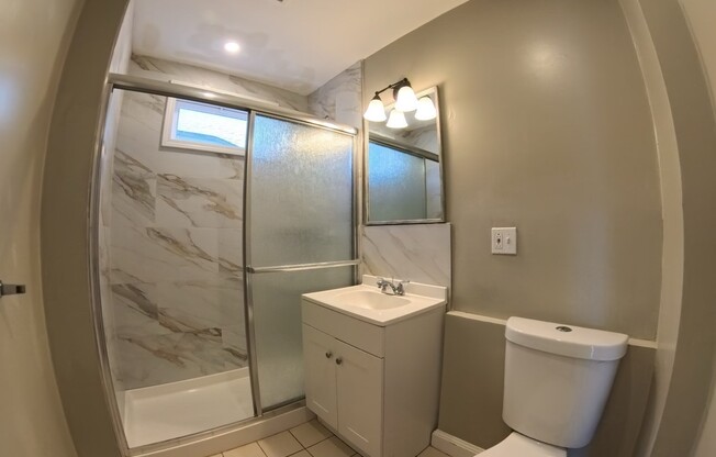3 beds, 1 bath, $3,000, Unit 3
