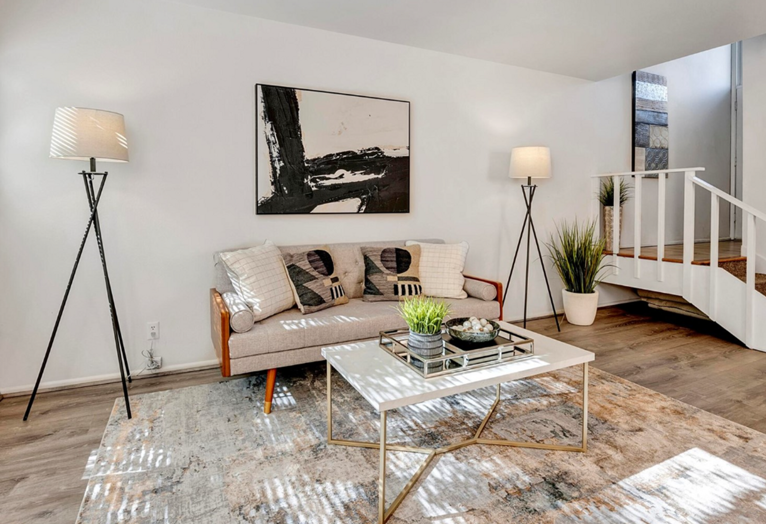 Downtown Bellevue 2 Bedroom 1.5 Bath 2-story