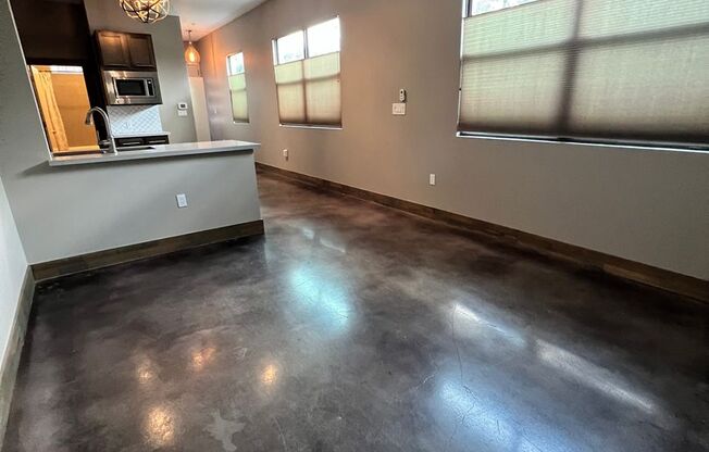 Gorgeous Condo minutes from The Pearl
