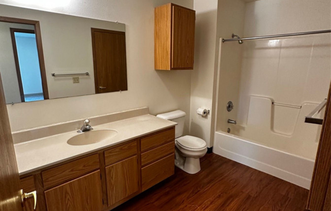 2 beds, 1 bath, 1,000 sqft, $1,050, Unit TE218X-238