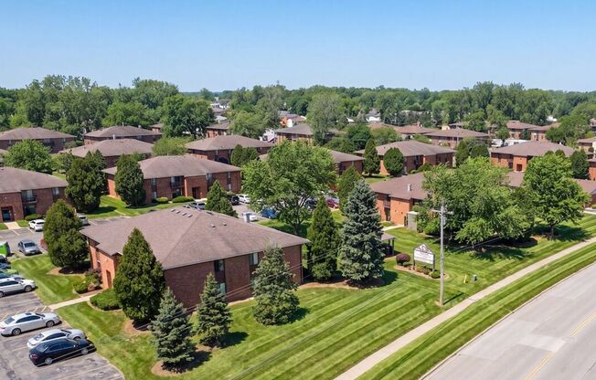 2 beds, 1 bath, 830 sqft, $1,099, Unit 207-08