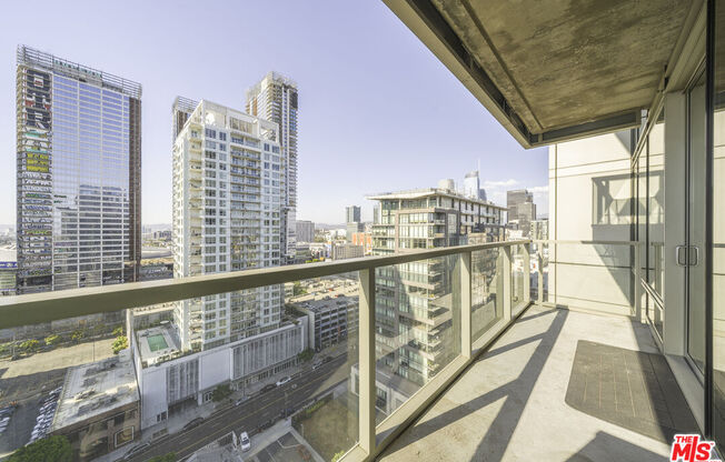 2 beds, 2 baths, 1,170 sqft, $4,000, Unit 1810