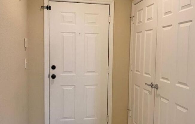Spacious 3/2 Condo with Pond View!