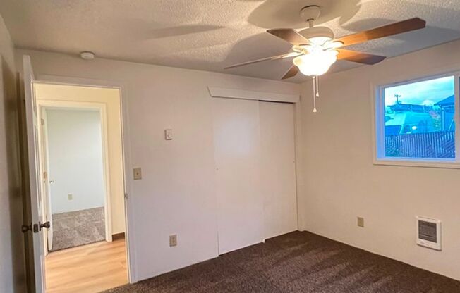 3 beds, 1 bath, 925 sqft, $1,495, Unit 7680