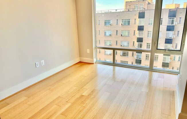 1 bed, 1 bath, $2,800, Unit 905