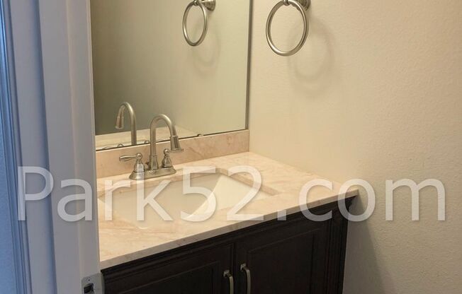 3 Bedroom 2.5 Bath Tacoma Townhouse
