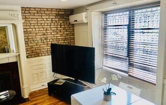 2 beds, 1 bath, $3,350, Unit 1