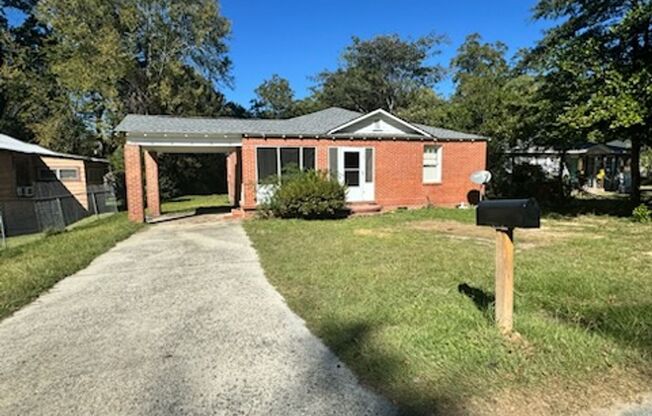 3 Bedroom / 1 bath home for immediate move in!!