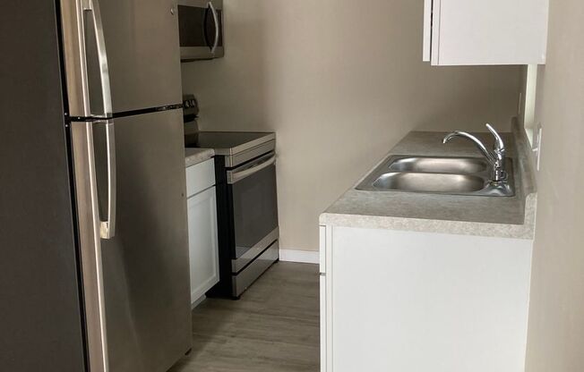 Remodeled 2 Bedroom 1 Bathroom Home- Located on the Southside