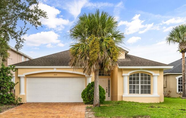 Stunning 4-Bedroom Lakefront Pool Home in Bridgeview at Meadow Woods
