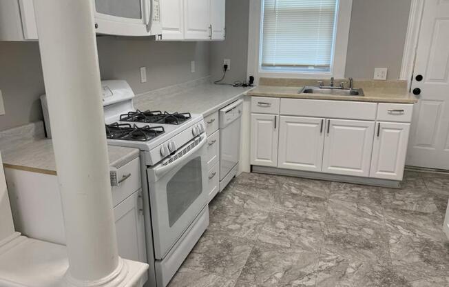 3 beds, 1 bath, 1,152 sqft, $1,550
