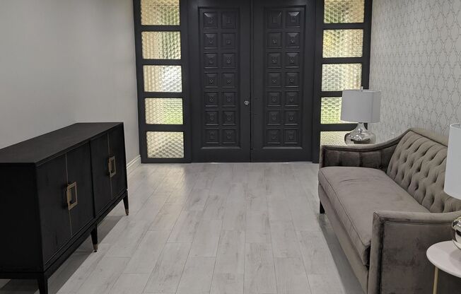 WET - Royal Wetherly