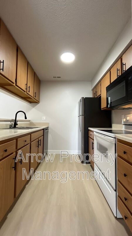2334 N 44 ST
