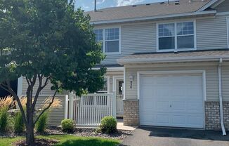 2BR/1.5BA Townhouse - Oakdale- Available Nov. 1