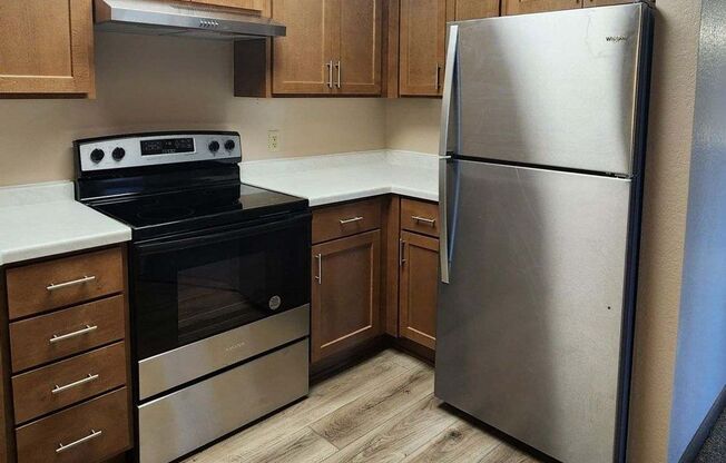 Large 2 bedroom 1 bath, updated Apartment, with Huge Balcony! Garages available!