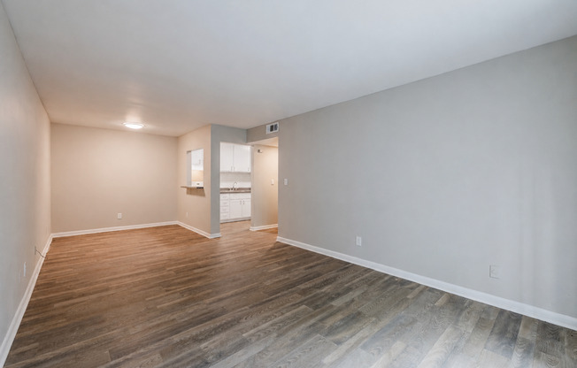 2 beds, 1.5 baths, 976 sqft, $1,400, Unit 2006-19