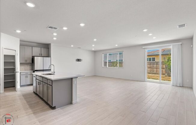 2911 Buckley Ct. Manteca CA 95337