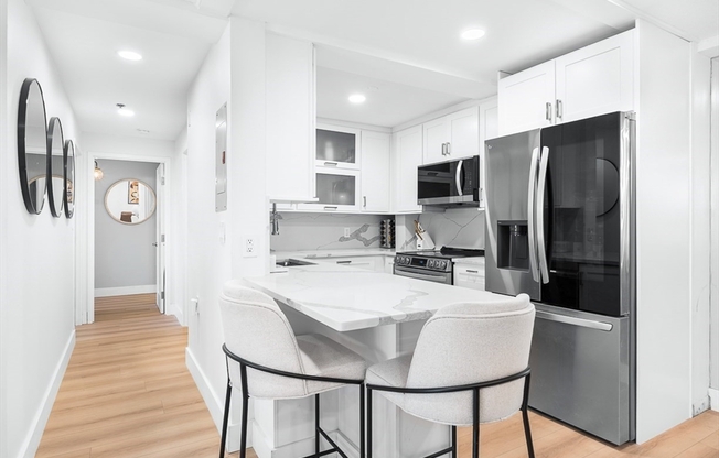 2 beds, 1.5 baths, 1,028 sqft, $4,800, Unit 206