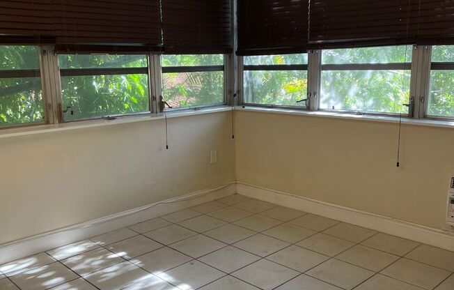 Studio, 1 bath, 450 sqft, $1,830