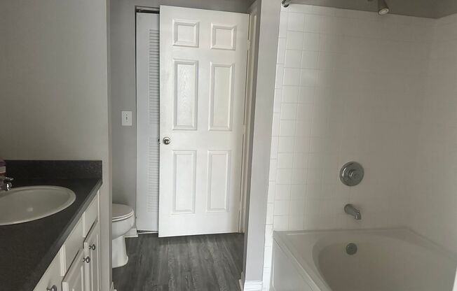 2 beds, 2 baths, $1,650, Unit Unit 2303