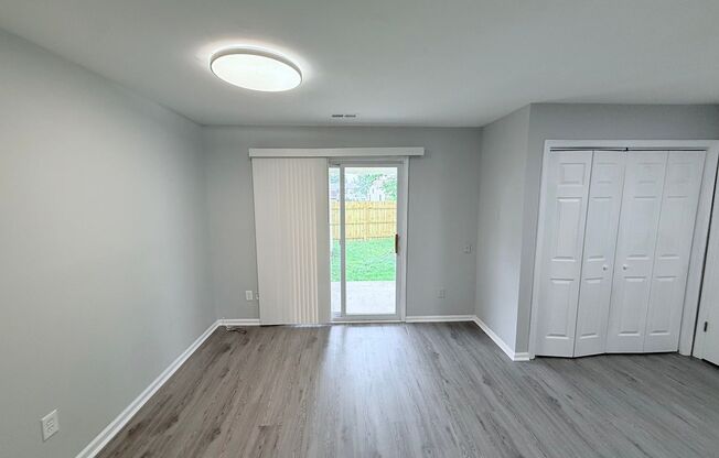 Modern Comfort Meets Convenience – Renovated 3BR Townhouse with Yard